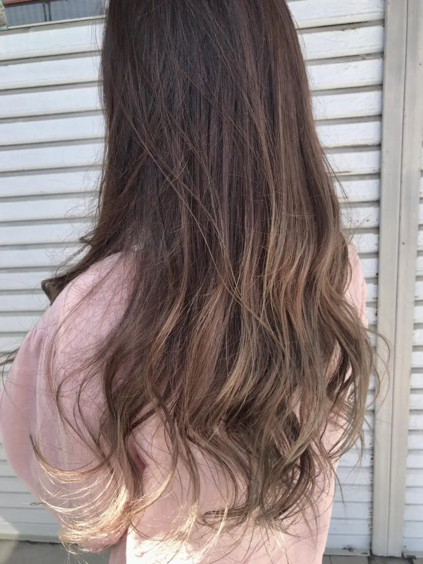 ロング カラー グラデーションカラー レイヤーカット匠 イソザキノリユキのヘアスタイル