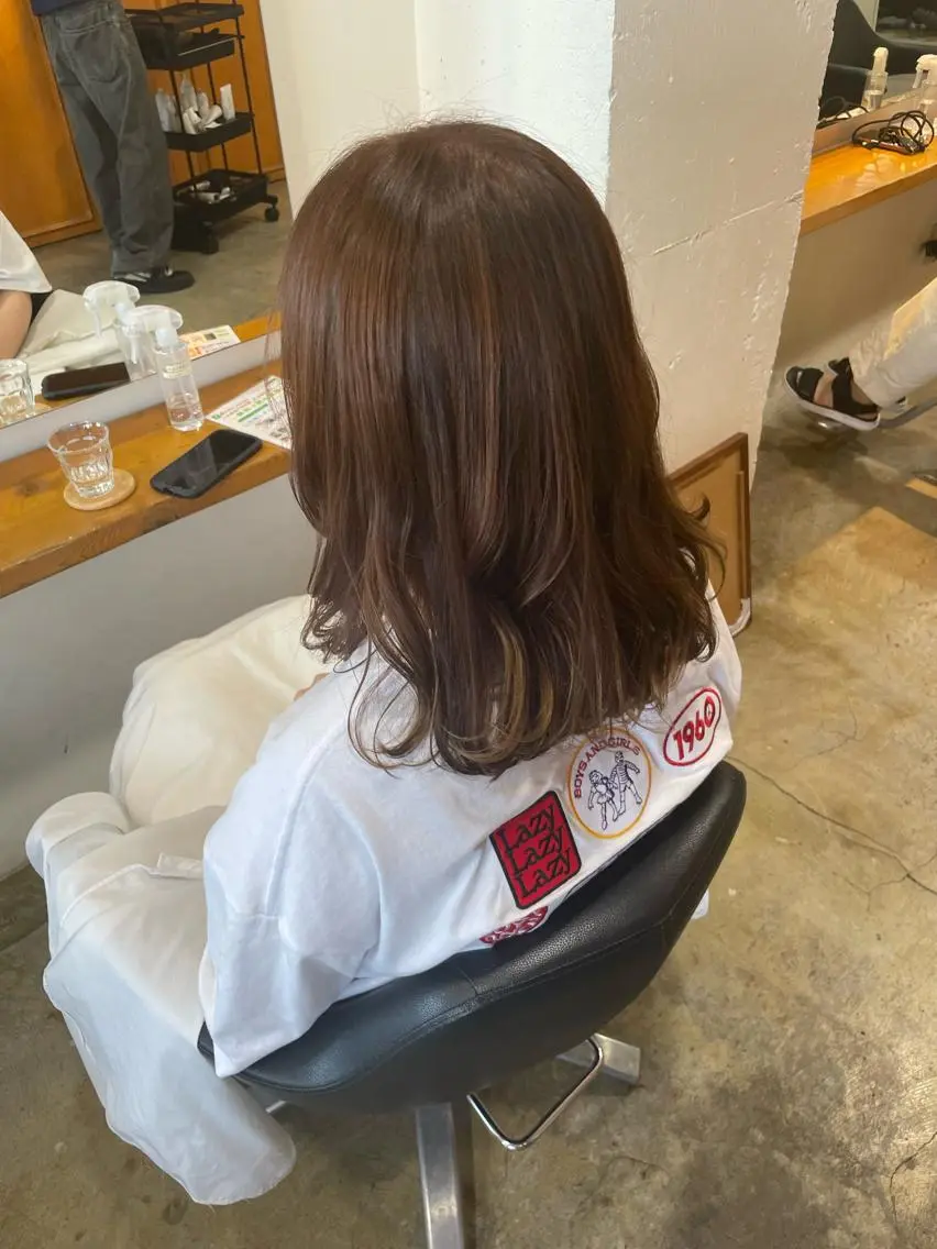 ミディアム カラー ベージュカラー ヘアカラー トリートメント MIOベージュカラー 柔らかいカラーのヘアスタイル