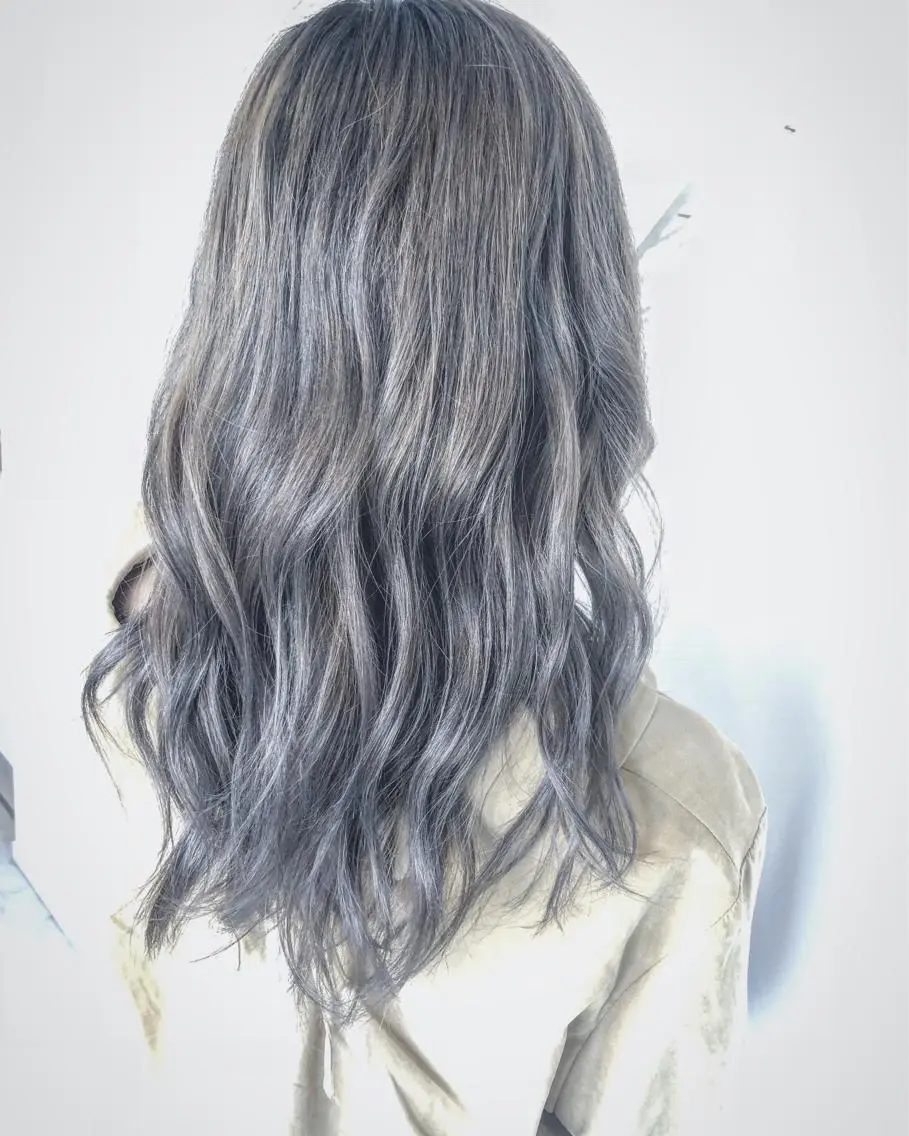 セミロング Ze sealのヘアスタイル