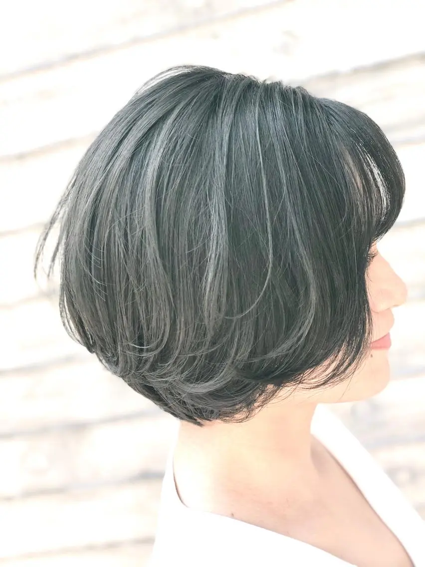 ショート カラー ブリーチ グレージュ THINK SHOP KANTAのヘアスタイル