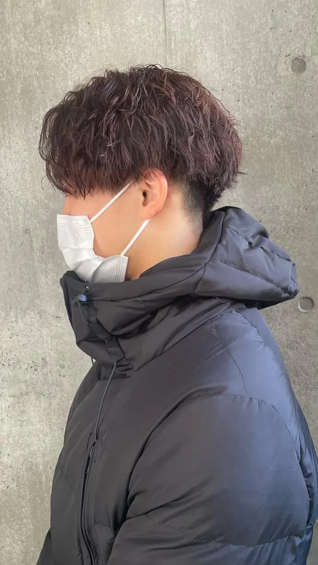 パーマ メンズ センターパート カルマパーマ メンズ韓国風 メンズパーマ メンズショート もりたみかこ 美容師お休み中のヘアスタイル