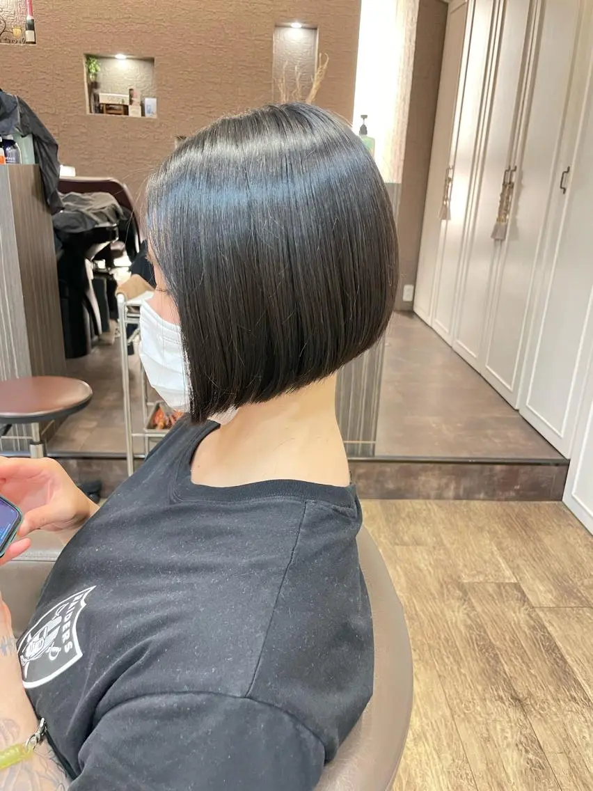 ショート 前下がりボブ ボブ 顔周りカット 小顔カット 町田 あみのヘアスタイル