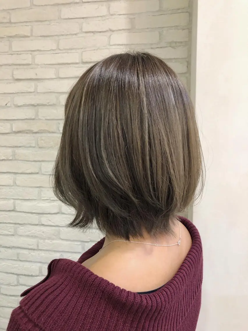 ショート カラー グレージュ ハイライトカラー ハイライト 大平 美沙のヘアスタイル