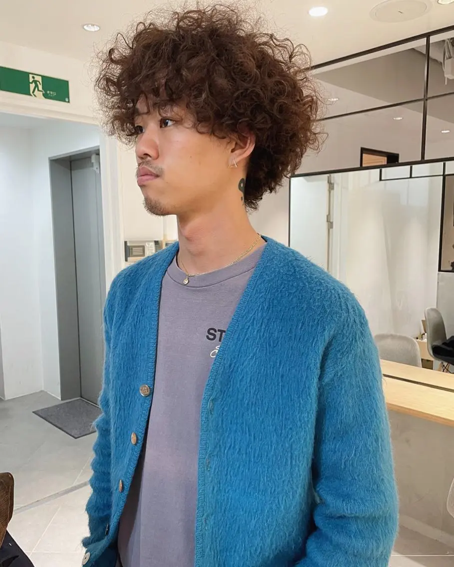 ミディアム パーマ メンズ ミディアムパーマ メンズパーマ カット パーマ トリートメント 村上雅人 ナチュラルモードのヘアスタイル