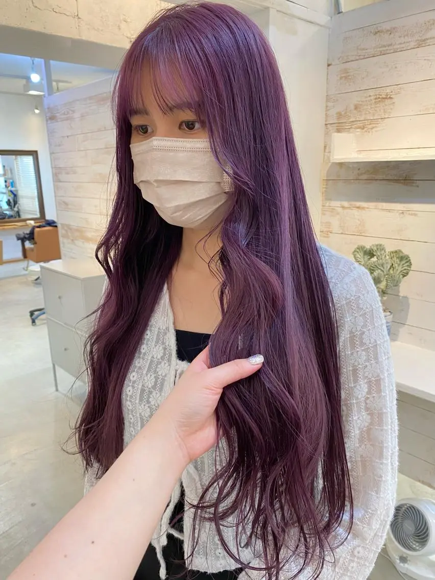 ロング カラー ブリーチ ボルドーカラー ラベンダーカラー ロング ブリーチなしカラー ダブルカラーエクステのヘアスタイル