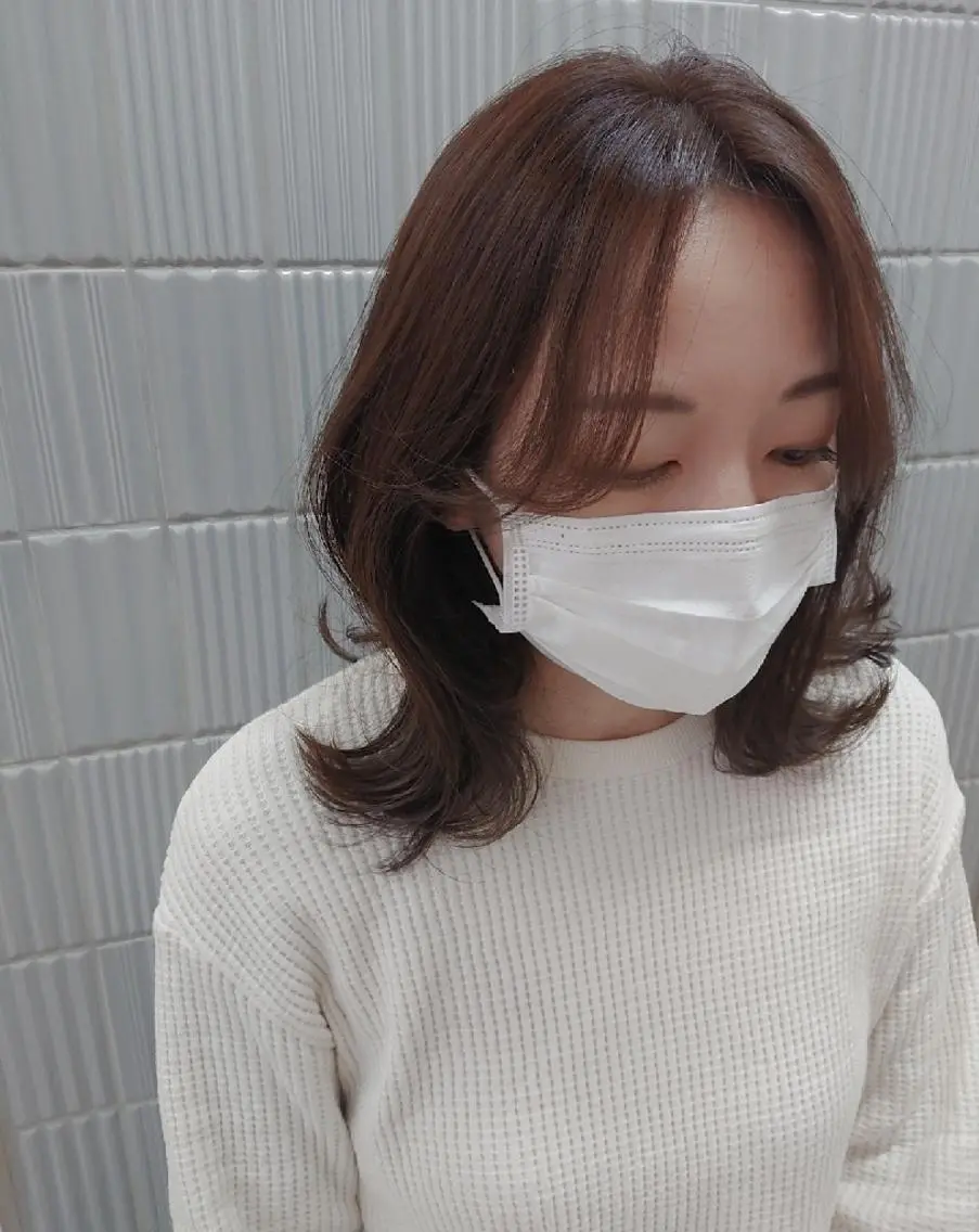 ミディアム カラー ベージュカラー 韓国風ヘア 外ハネヘア カット ヘアカラー トリートメント 南 ちひろのヘアスタイル