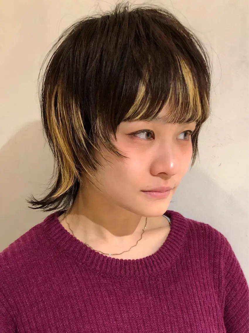 ショート カラー ブリーチ インナーカラー ショートヘア ウルフカット ブリーチ😼 ボブ✍️レイヤーのヘアスタイル