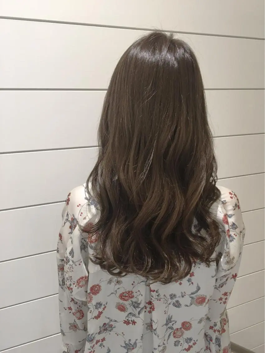 ロング カラー グレージュ 🍊新宿南口🍊 ERINAのヘアスタイル