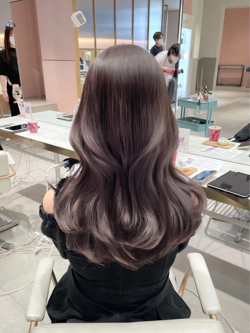 ロング カラー ヘアアレンジ 🤎小顔レイヤー /ベージュ🤎友香のヘアスタイル