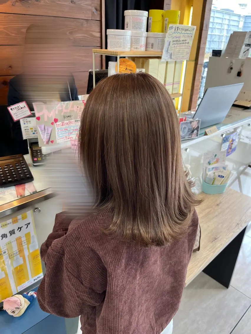 カラー インナー×縮毛矯正 ピンクカラー澤井里菜のヘアスタイル