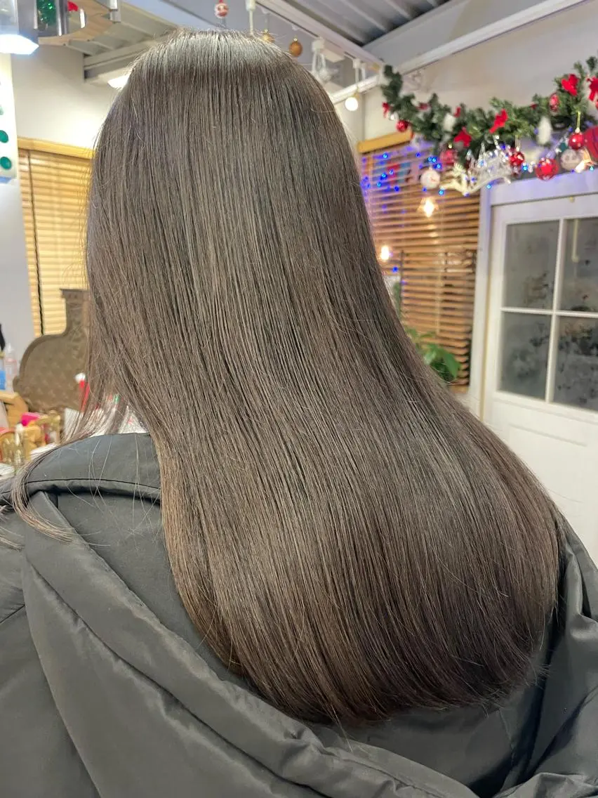 ロング カラー グレージュ インナーカラー 推し ブリーチ  髪質改善のヘアスタイル