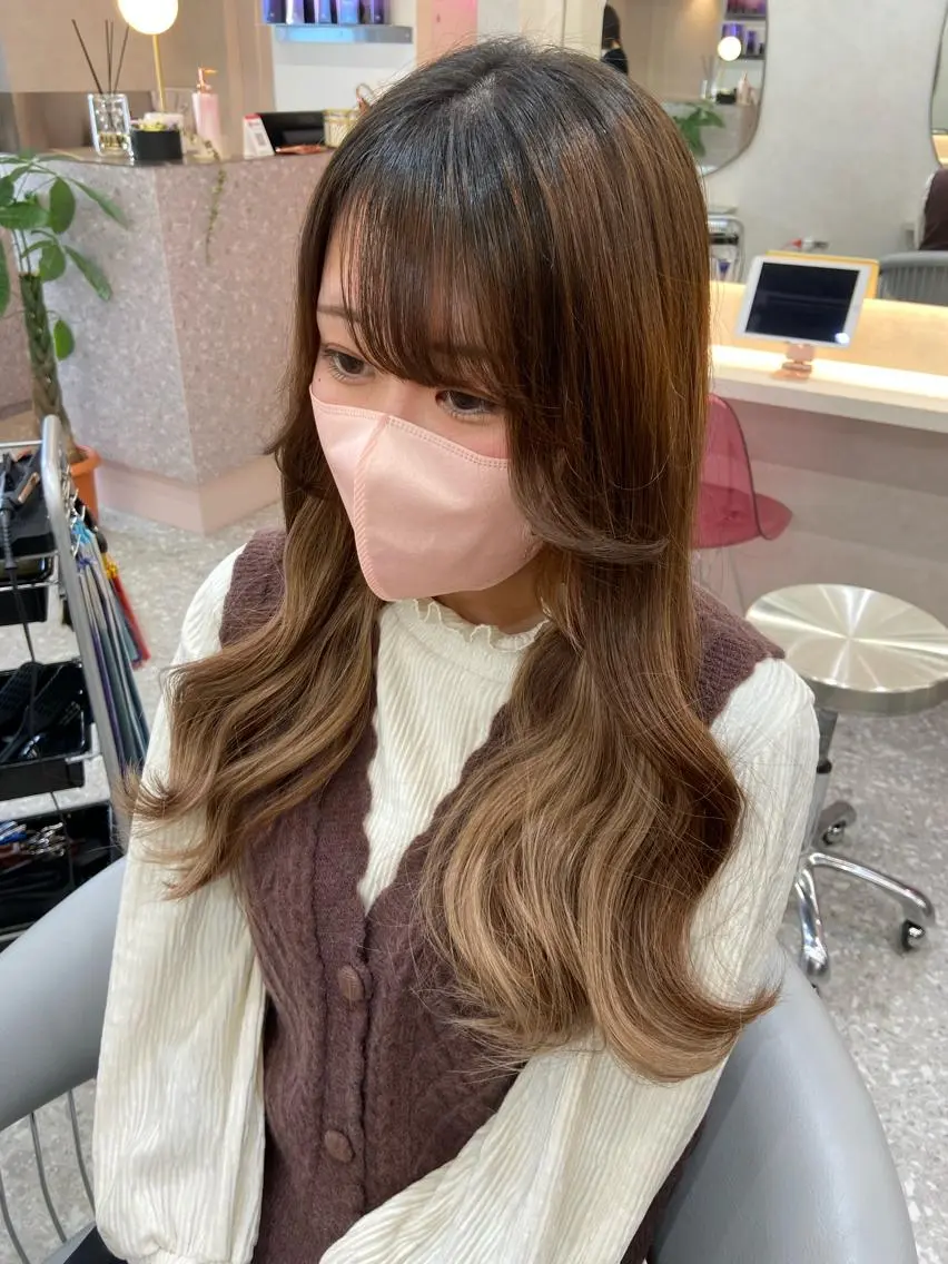 ロング カラー シールエクステ イヤリングカラー インナーカラー エクステ 韓国風ヘア 新宿/韓国ヘア 中明度カラー/かやのヘアスタイル