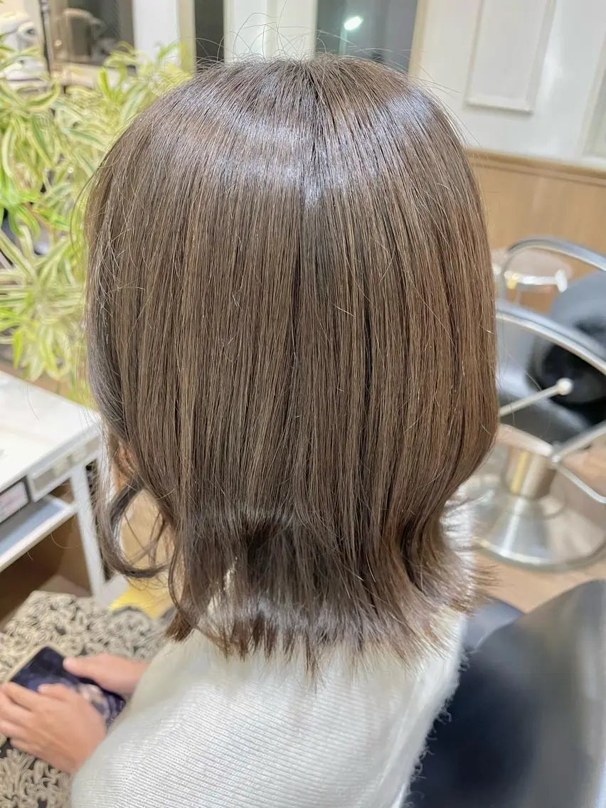 ミディアム カット ヘアカラー トリートメント 丸山 亜加理のヘアスタイル