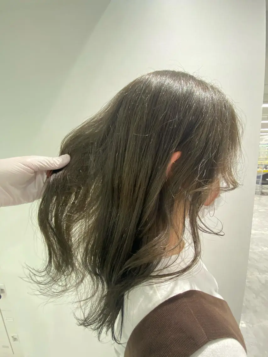 セミロング カラー パーマ ヘアアレンジ ネイル マツエク・マツパ 韓国風ベージュ🤎 赤みなし🌿横浜🤎のヘアスタイル
