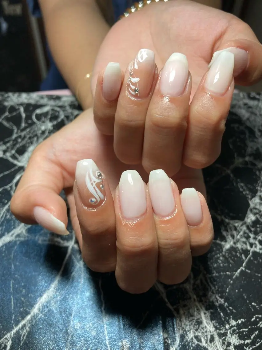 ショート ハンドネイル ✴︎ Delightのネイルデザイン