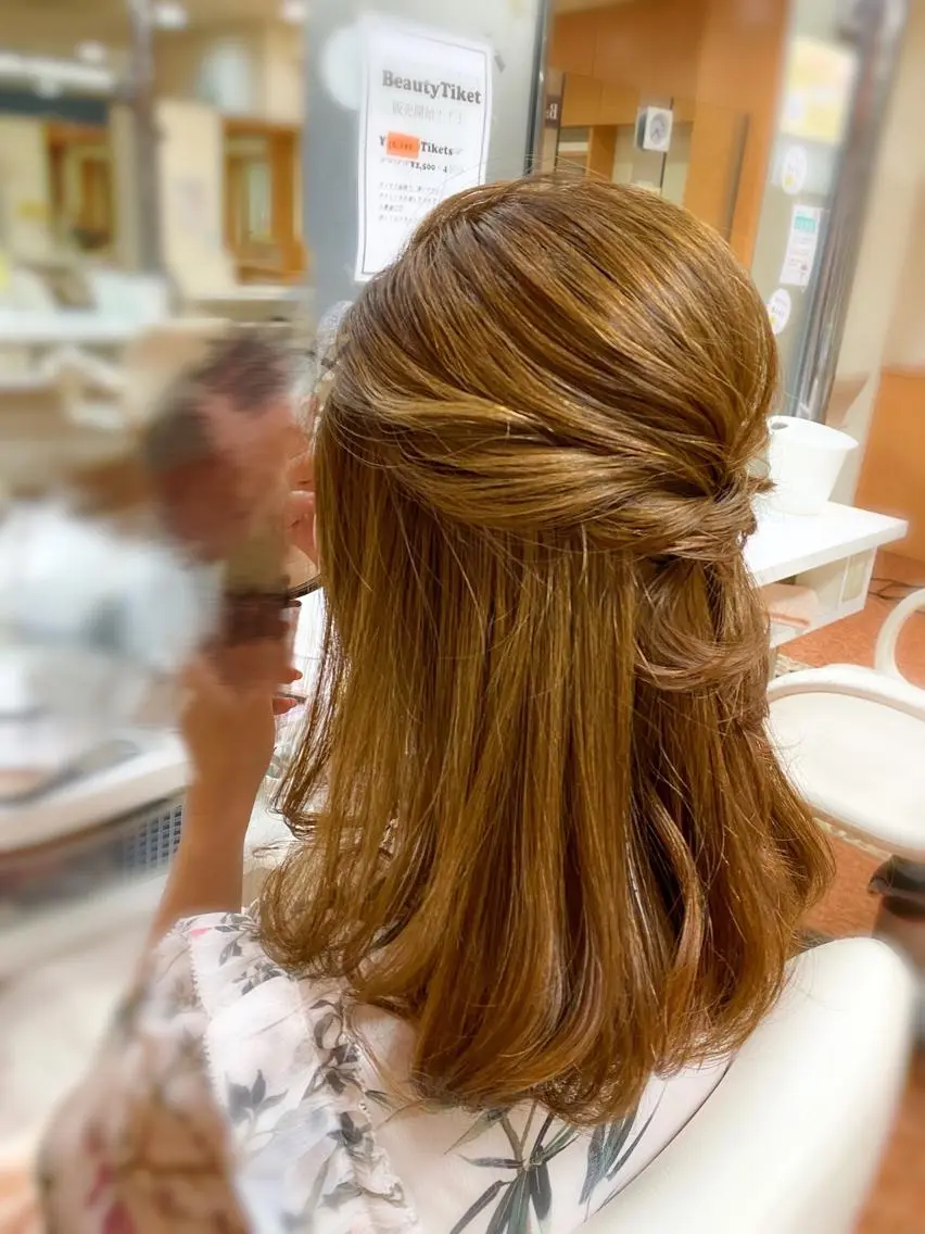 セミロング ヘアアレンジ ハーフアップ ヘアセット 竹野 実優のヘアスタイル