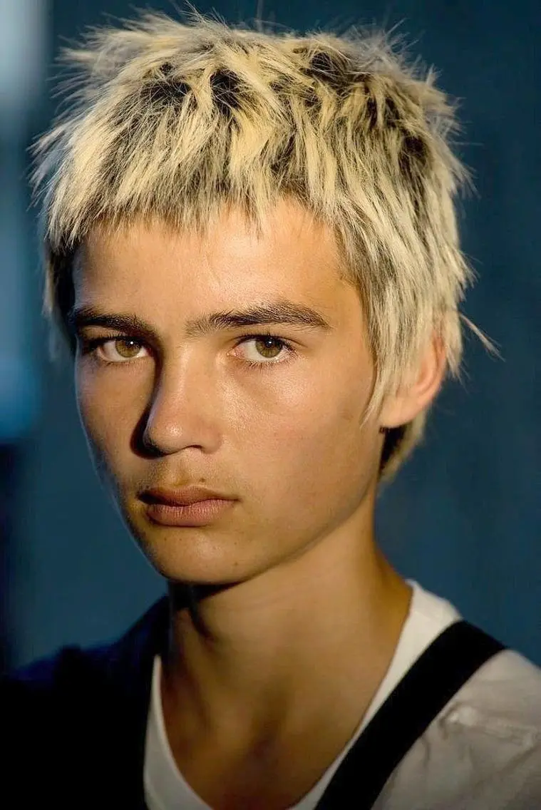 ショート カラー メンズ NERO 松井 隆人のヘアスタイル