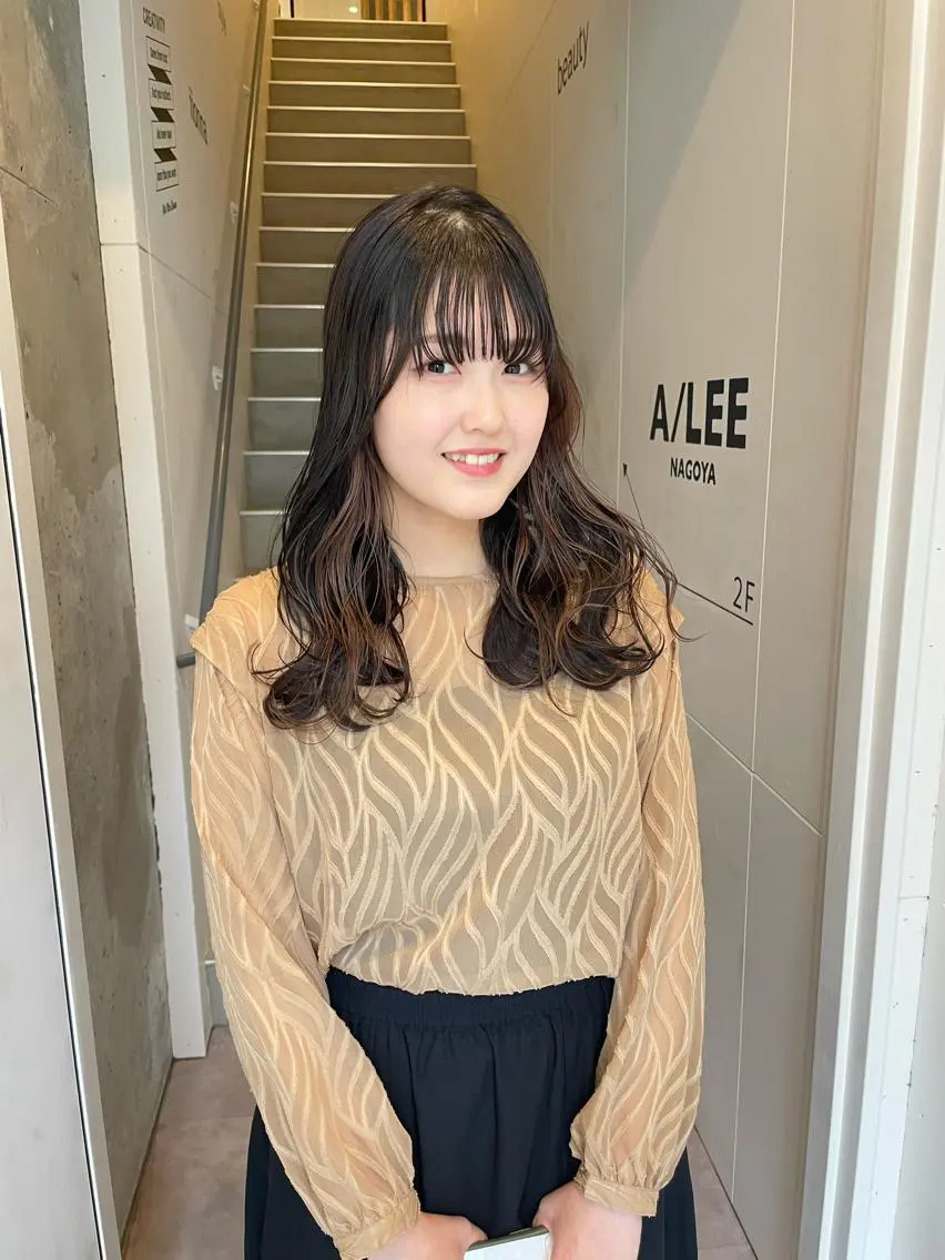 ロング アッシュ アッシュブラック 久保田 千尋のヘアスタイル