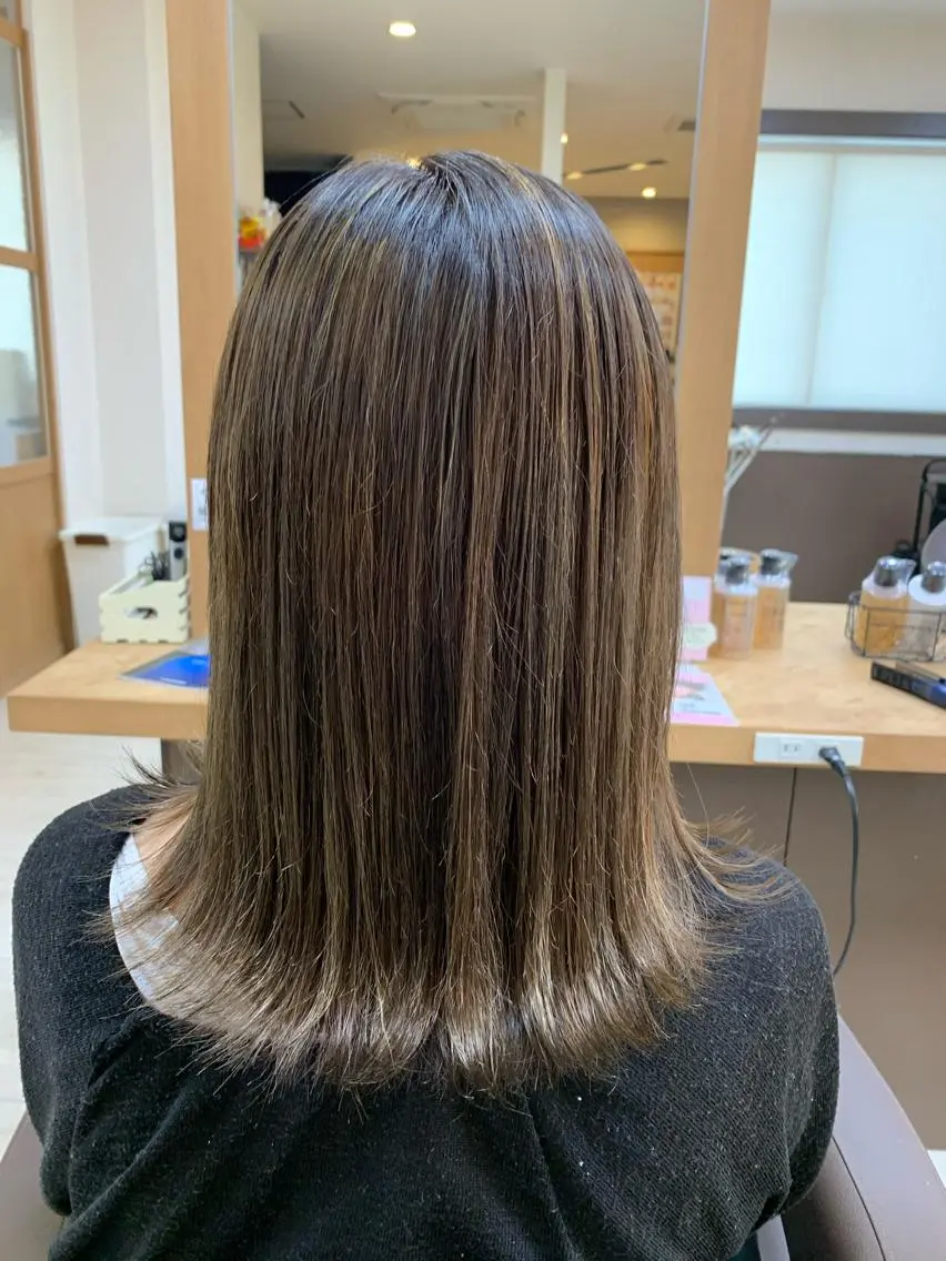ミディアム カラー カット ヘアカラー トリートメント Lien 深井店のヘアスタイル