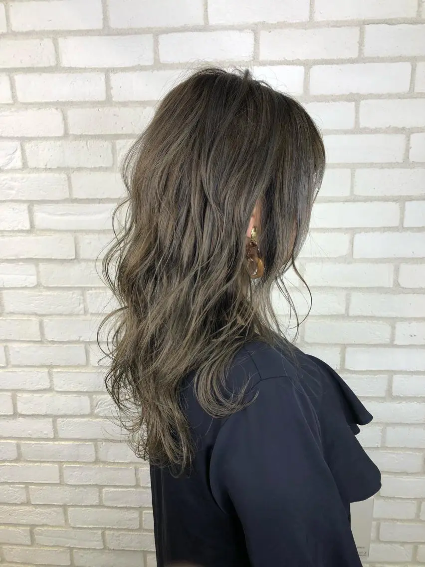 セミロング カラー 小島 侑衣のヘアスタイル