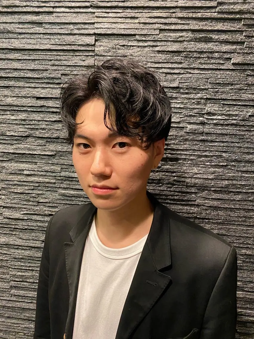 ミディアム パーマ メンズ 岡本 宗士のヘアスタイル