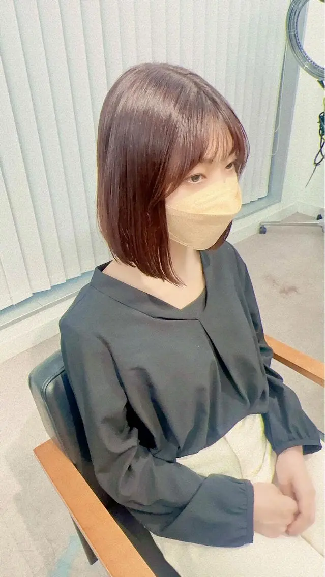ミディアム カラー パーマ ヘアアレンジ メンズ キッズ ネイル マツエク・マツパ アイブロウ カット ヘアカラー 縮毛矯正 レイヤーカット／ 巻ける縮毛矯正のヘアスタイル