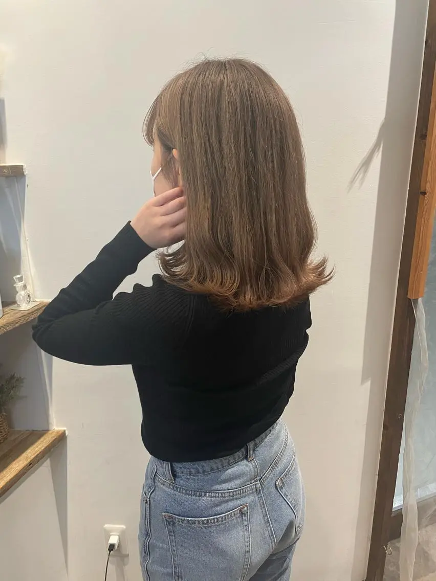 ミディアム ヘアカラー 山本 愛永のヘアスタイル