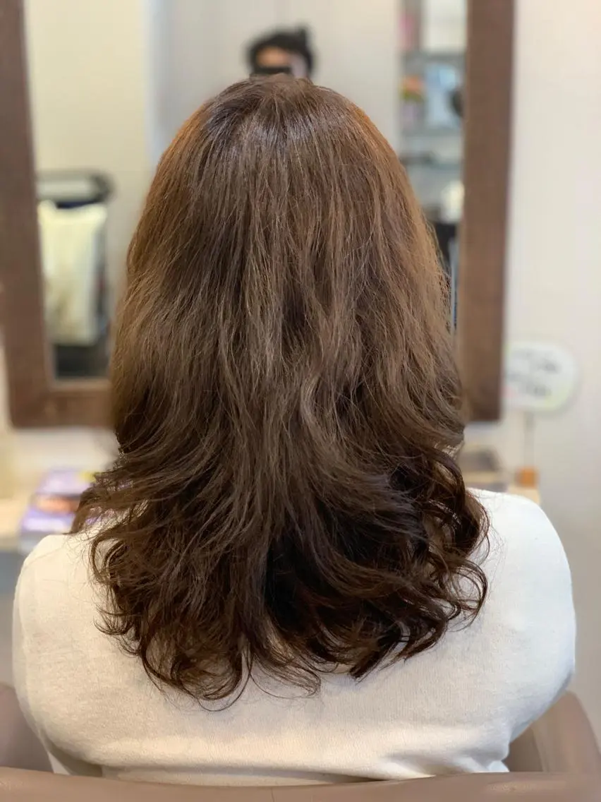 セミロング カラー パーマ 中村 優太のヘアスタイル