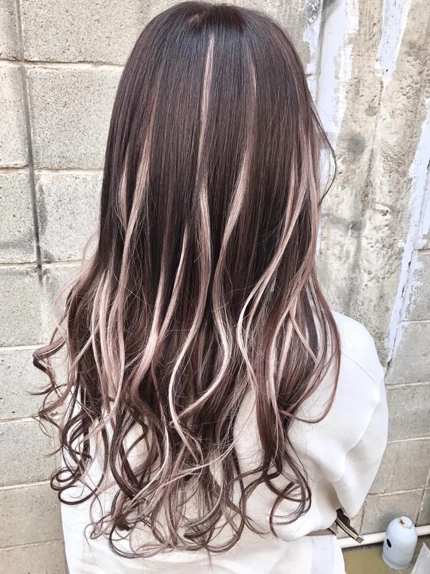 カラー 最高級エクステ /羽エクステ白石宇由のヘアスタイル