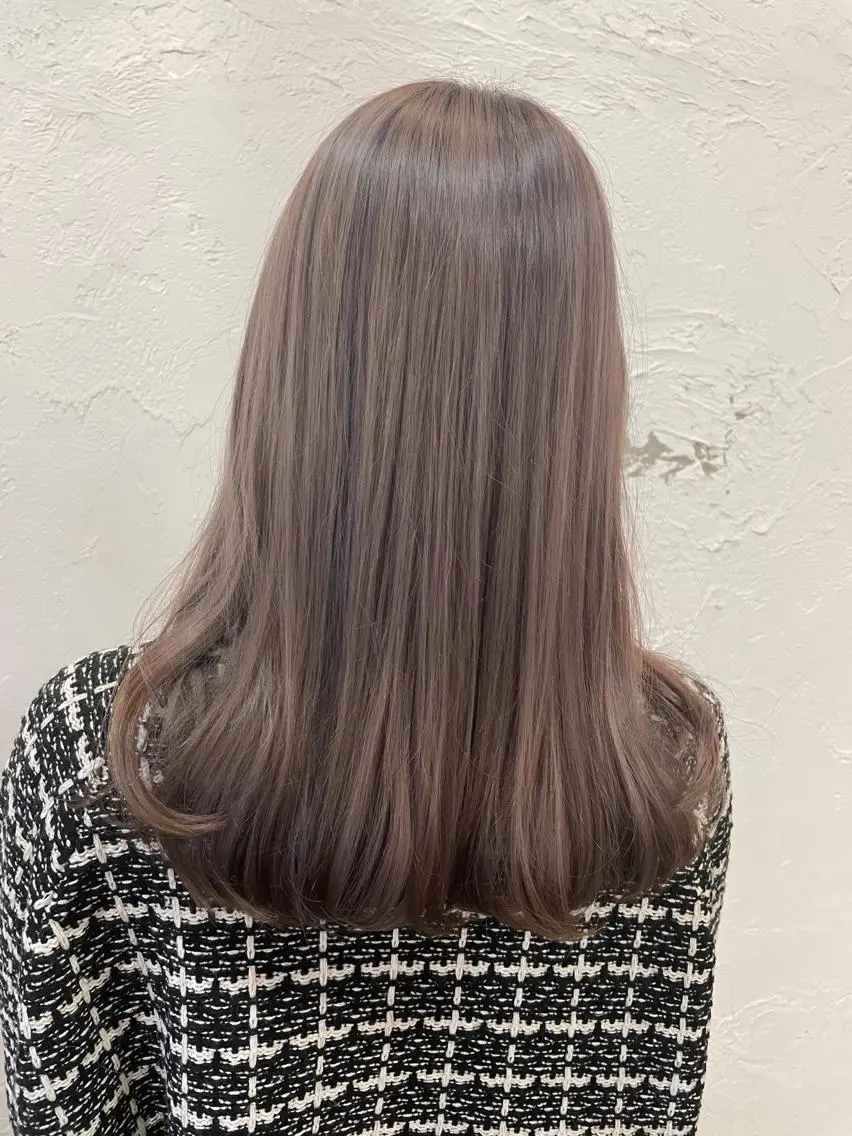 セミロング カラー ブリーチ fio マナミのヘアスタイル