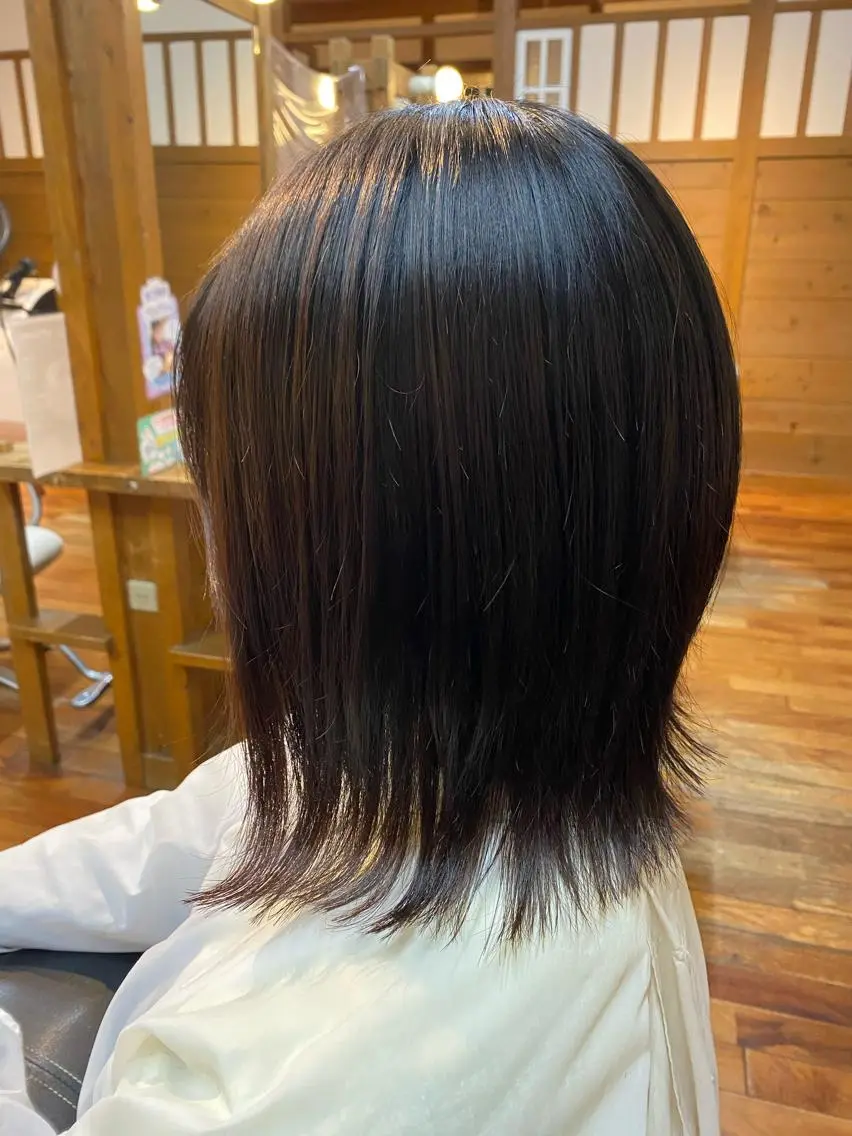 ミディアム レイヤーカット 氷見 早祐香のヘアスタイル