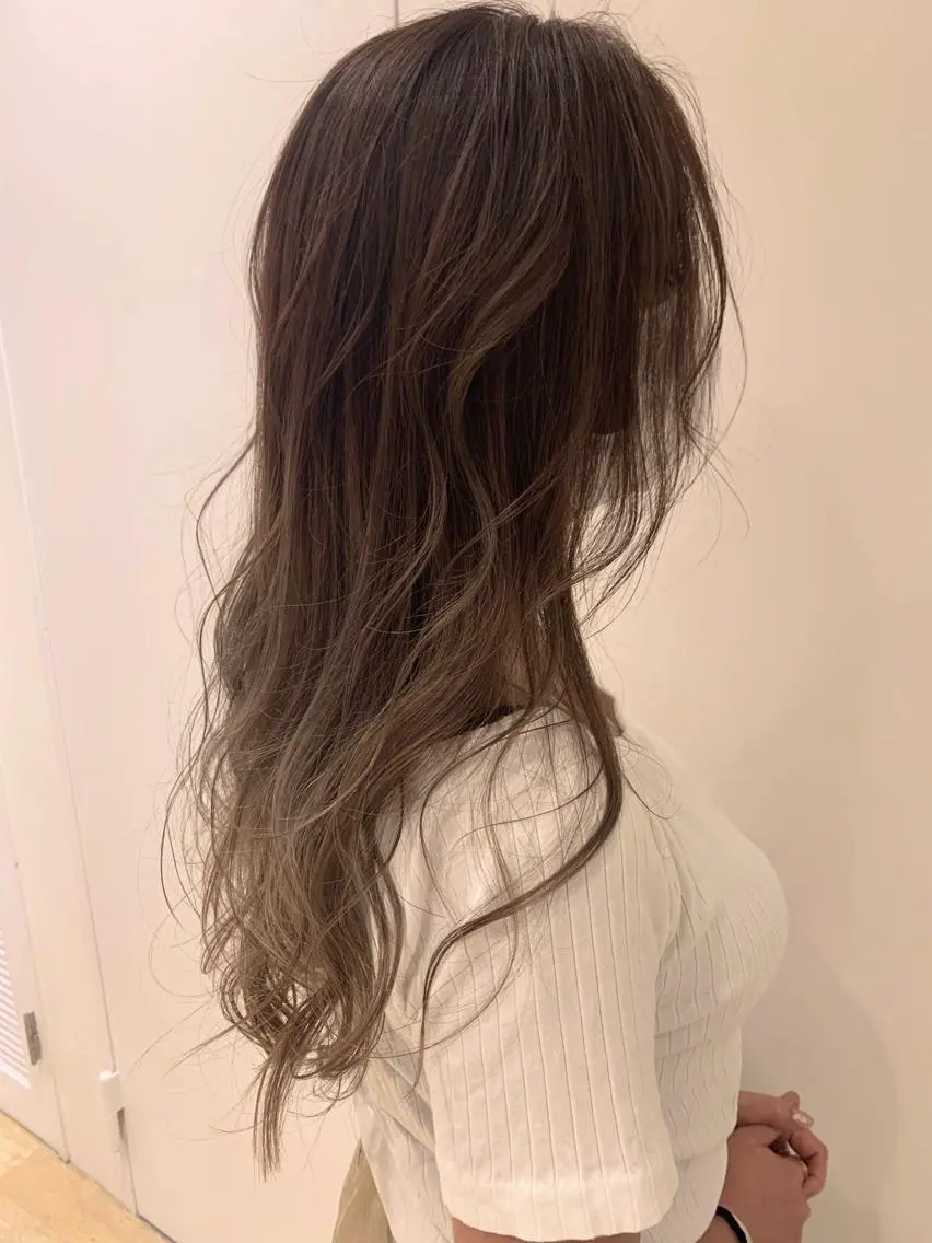 セミロング ハイライト ヘアカラー トリートメント 渋谷ハイトーン/ デザインカラー阿部のヘアスタイル