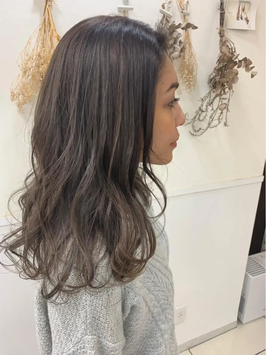 セミロング カット ヘアカラー トリートメント 羽エクステ🩷 🤍まき🤍のマツエク・マツパデザイン