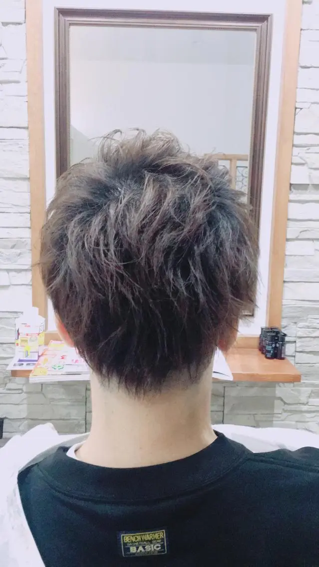 ショート カラー メンズ アッシュ ショートヘア カット ヘアカラー 山岡 秀規のヘアスタイル
