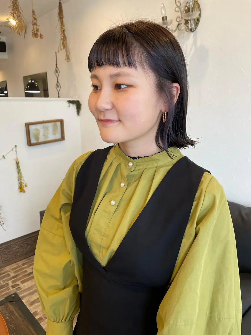 ショート カラー 透明感カラー イヤリングカラー オン眉 ワイドバング ヘアカラー m ā l o.🌷 サカモトマイコのヘアスタイル