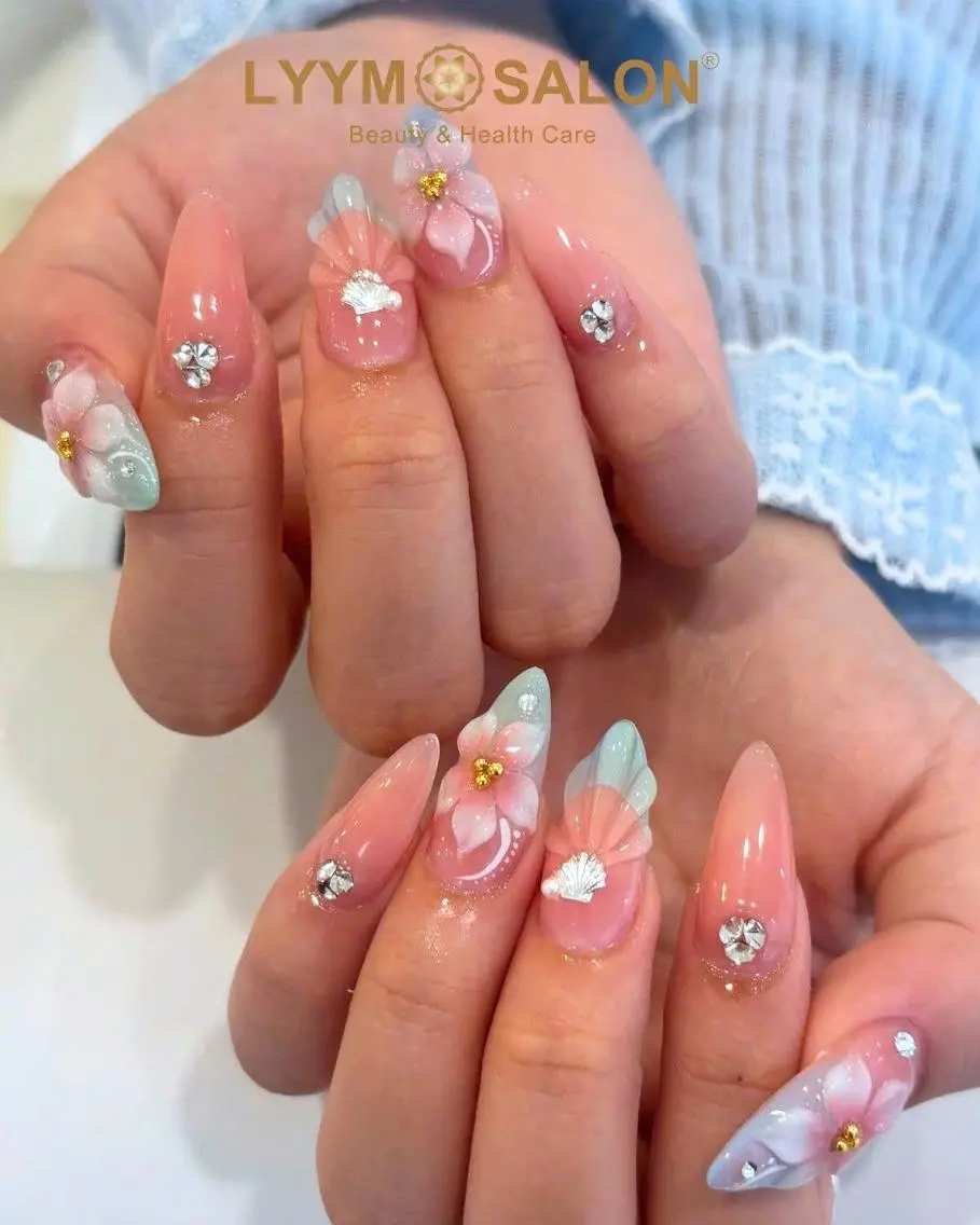 ネイル ブルー フラワーネイル ジェルネイル キラキラネイル 韓国ネイル ハンドネイル LYYM Salonのネイルデザイン