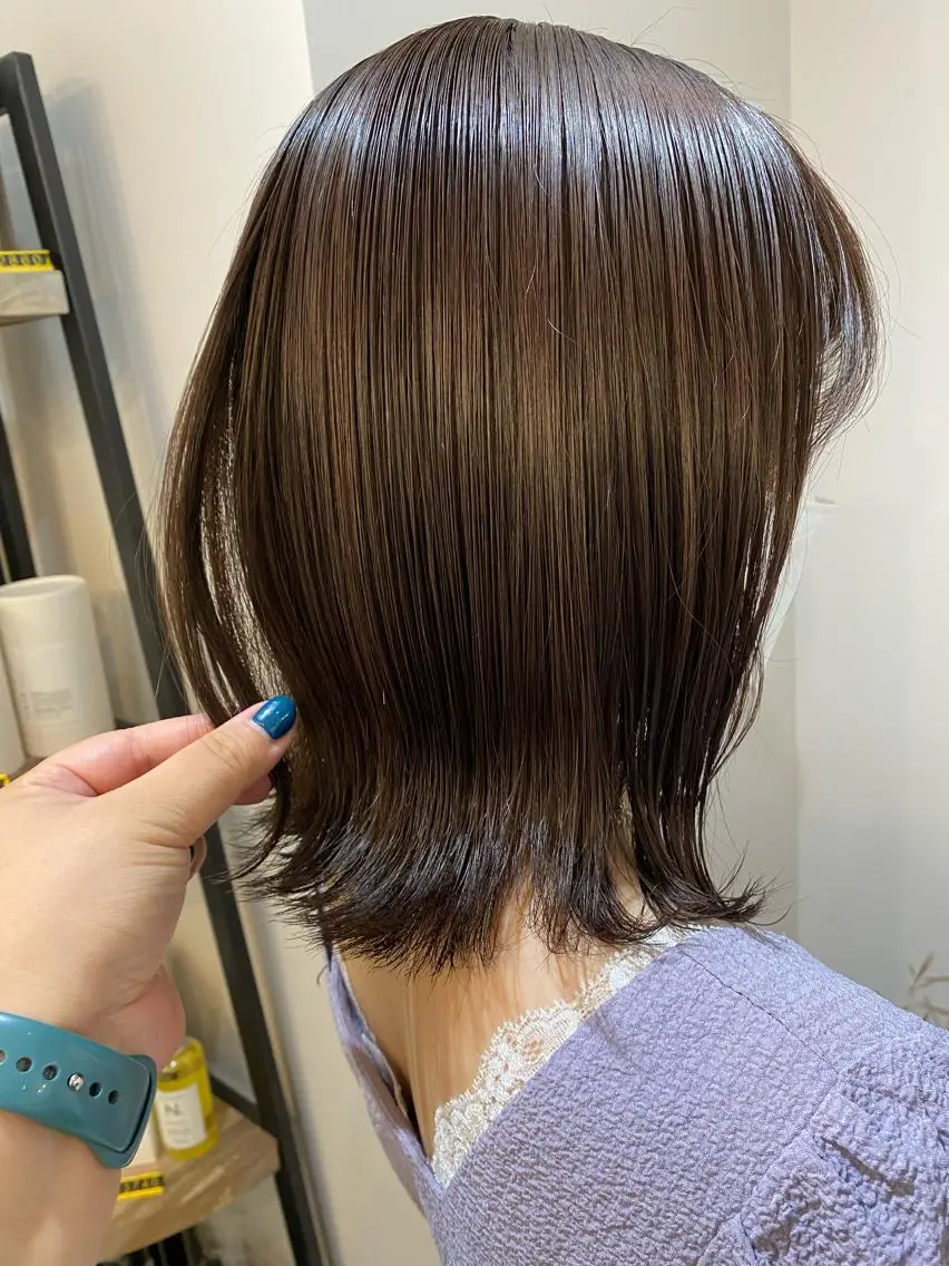 ミディアム 外ハネヘア louwe 武藤幸世のヘアスタイル