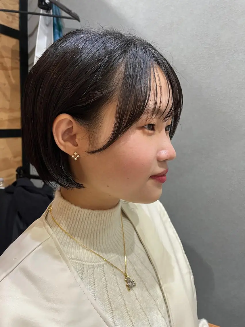 ショート カラー パーマ ヘアアレンジ メンズ キッズ ネイル マツエク・マツパ アイブロウ メンズハイライト メンズパーマ ブラウンカラー ケアカラー 透明感カラー 久木原 ゆりのヘアスタイル