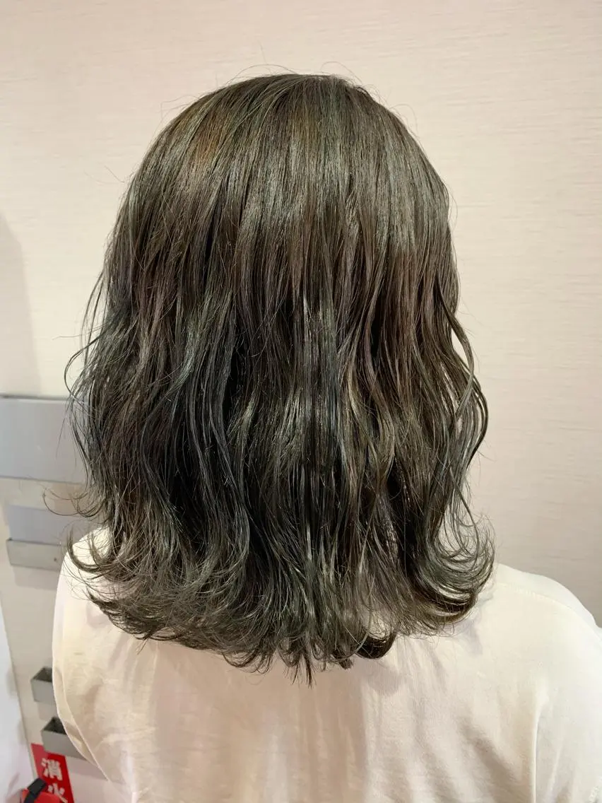 ミディアム カラー 蓮見友里 PiSTA／portのヘアスタイル
