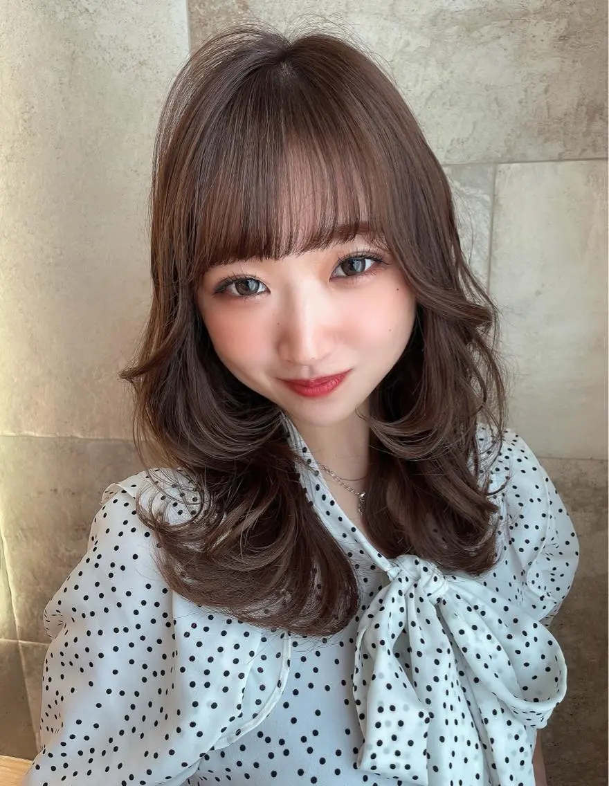 セミロング カラー ベージュカラー 黒髪 ブリーチ ブルーカラー ブルーブラック カット ヘアカラー 木屋元一/透明感 /前髪/レイヤーのヘアスタイル