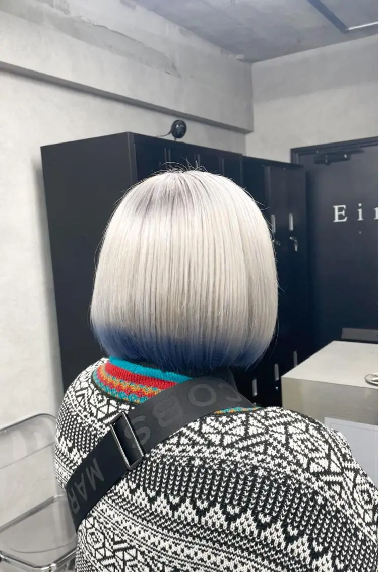 ショート カラー パーマ ヘアアレンジ メンズ メンズブリーチ ブリーチ ブルーカラー ボブ ショートヘア 大人スタイル 太田のヘアスタイル