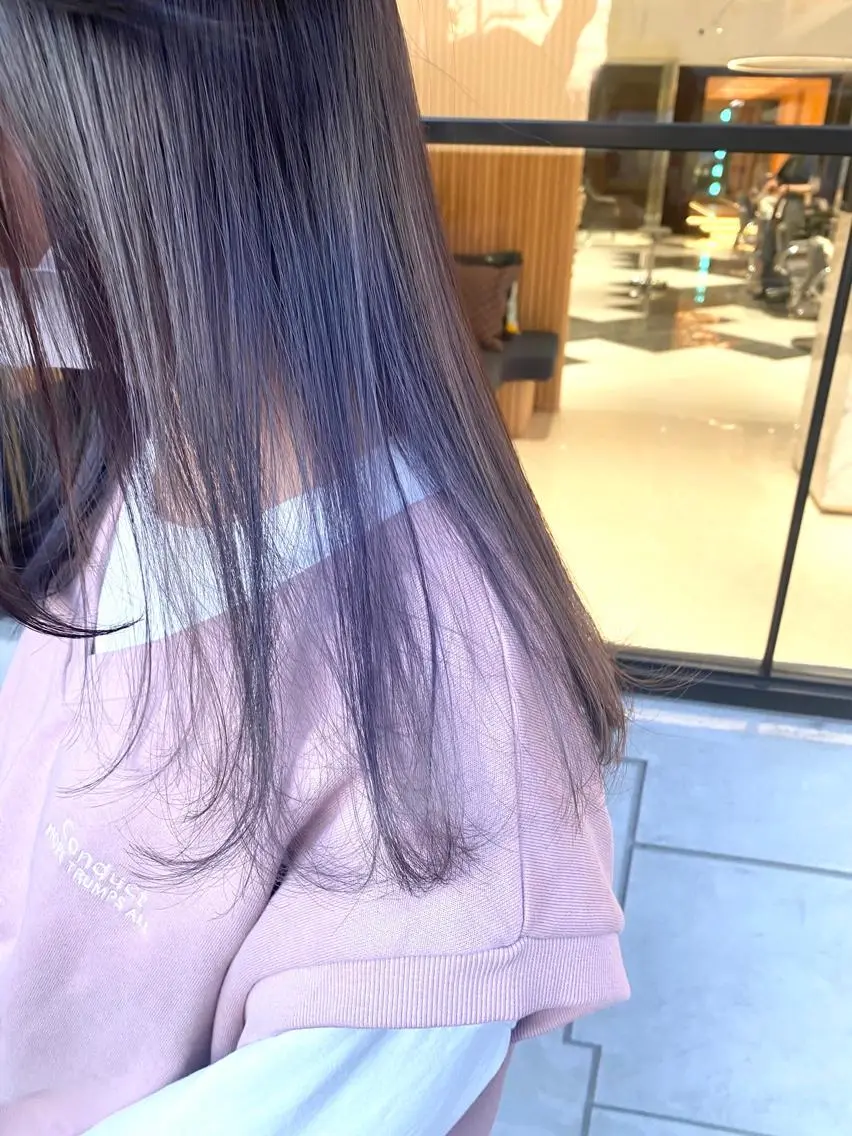 ロング カラー シルバー 谷合 貴志のヘアスタイル