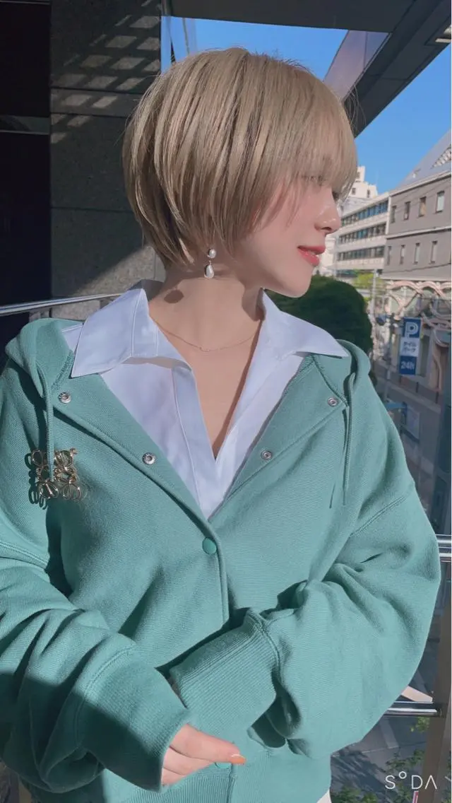 ショート カラー 木元 瑛✂︎ボブのヘアスタイル