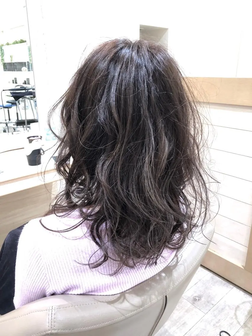 ロング カラー アッシュ アッシュグレー アッシュグレージュ グレージュ Ash 本八幡のヘアスタイル