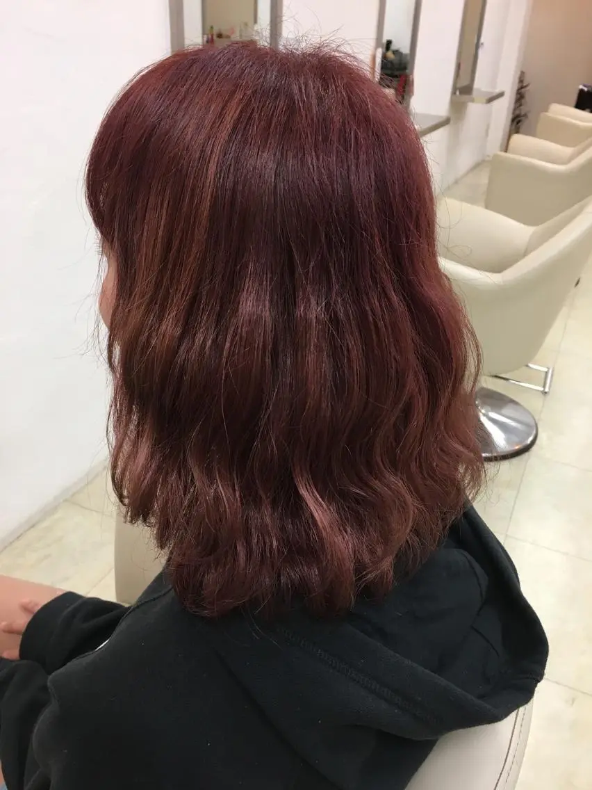 ミディアム カラー ブリーチ ピンクカラー ピンクパープル パープルカラー 工藤 萌香のヘアスタイル