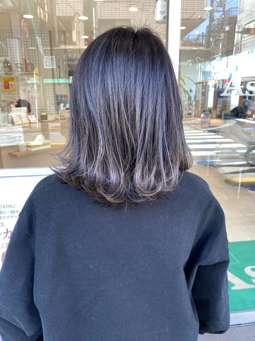 ショート カラー バレイヤージュ ベージュカラー ボブ レイヤーカット 外ハネヘア 寺内 紳悟のヘアスタイル