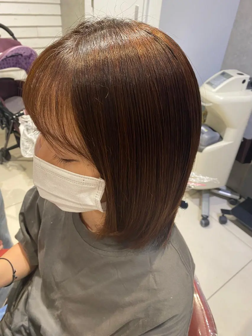 ミディアム ハイライト テシロギ セイナのヘアスタイル