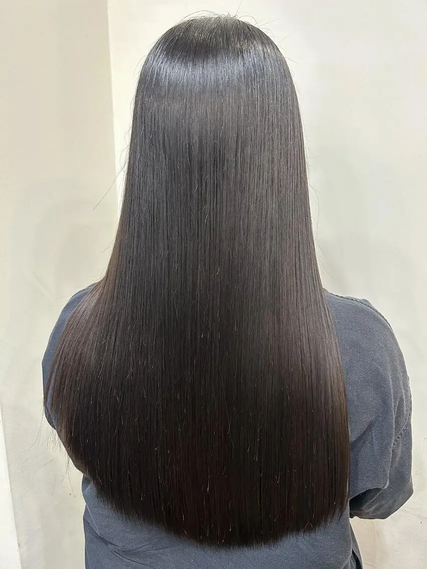 ロング カット 縮毛矯正 トリートメント Chihiro .のヘアスタイル