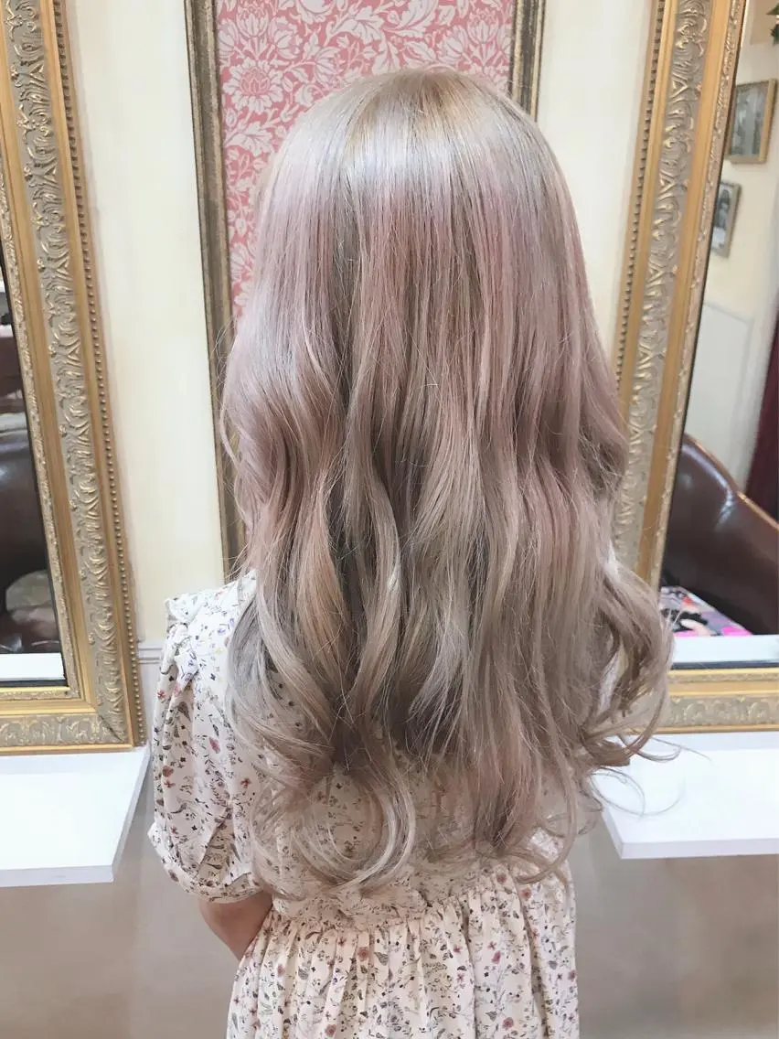 ロング カラー カット ヘアカラー 岩谷/ブリーチ 🪽透明感カラーのヘアスタイル