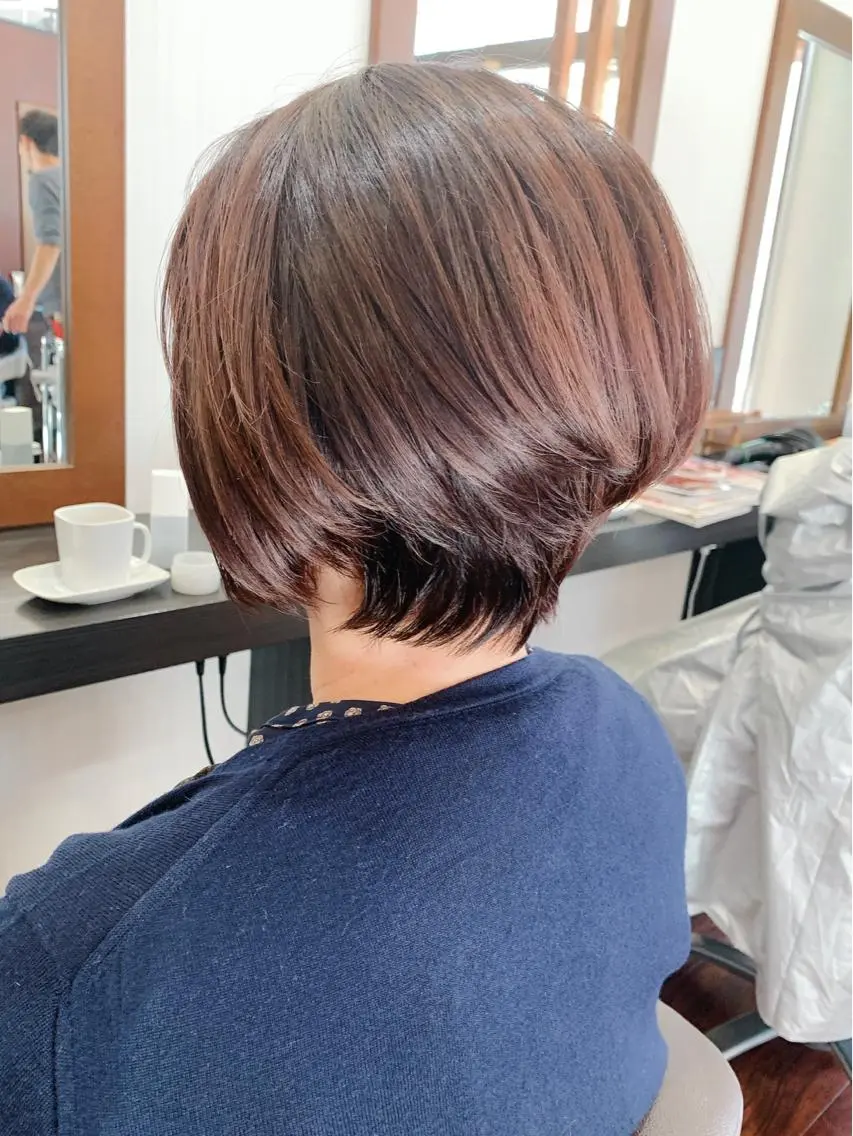 ショート カラー 井上 美奈子のヘアスタイル